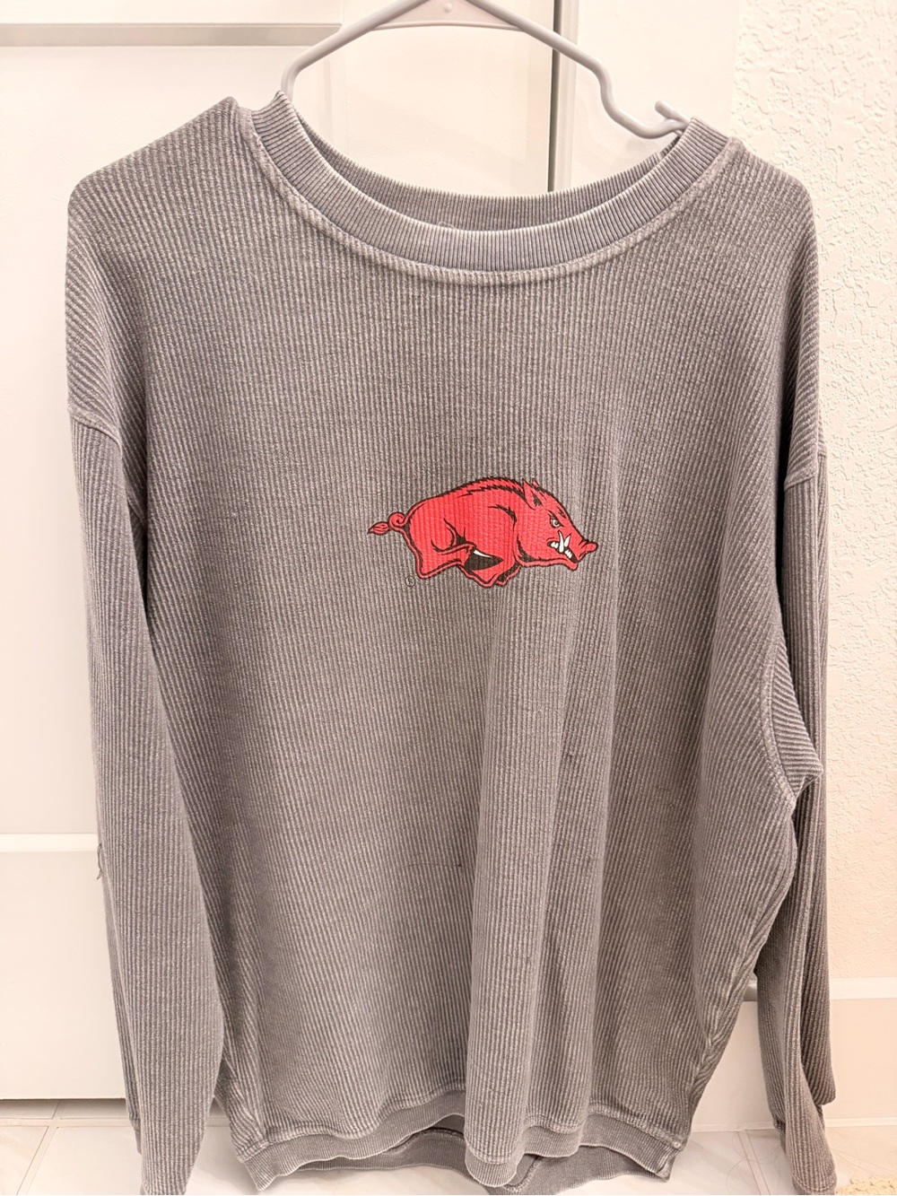 Women’s Gray Ribbed Sweatshirt with Red Razorback Logo